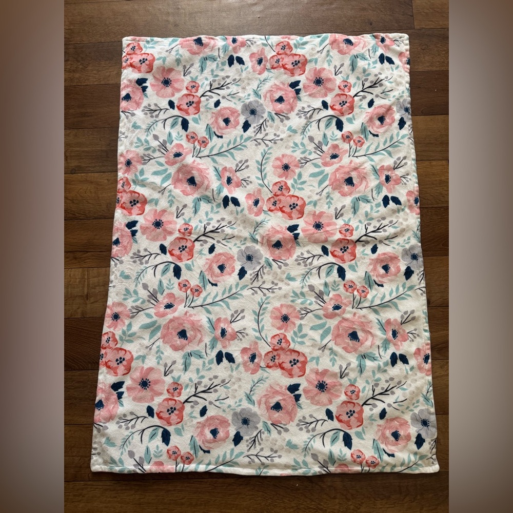 NIP Hibiscus Meadow Pattern Pink Minky Blanket